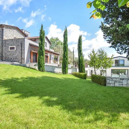 Gorgeous In Caiazzo
